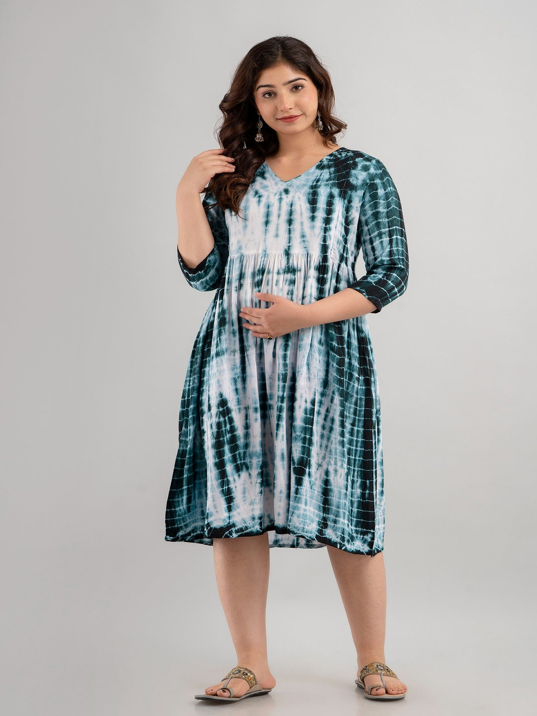 Tie-Dye Rayon Maternity and Feeding Kurta
Maternity and Feeding Kurta under 500
Tie-Dye patarn
convenient side zippers