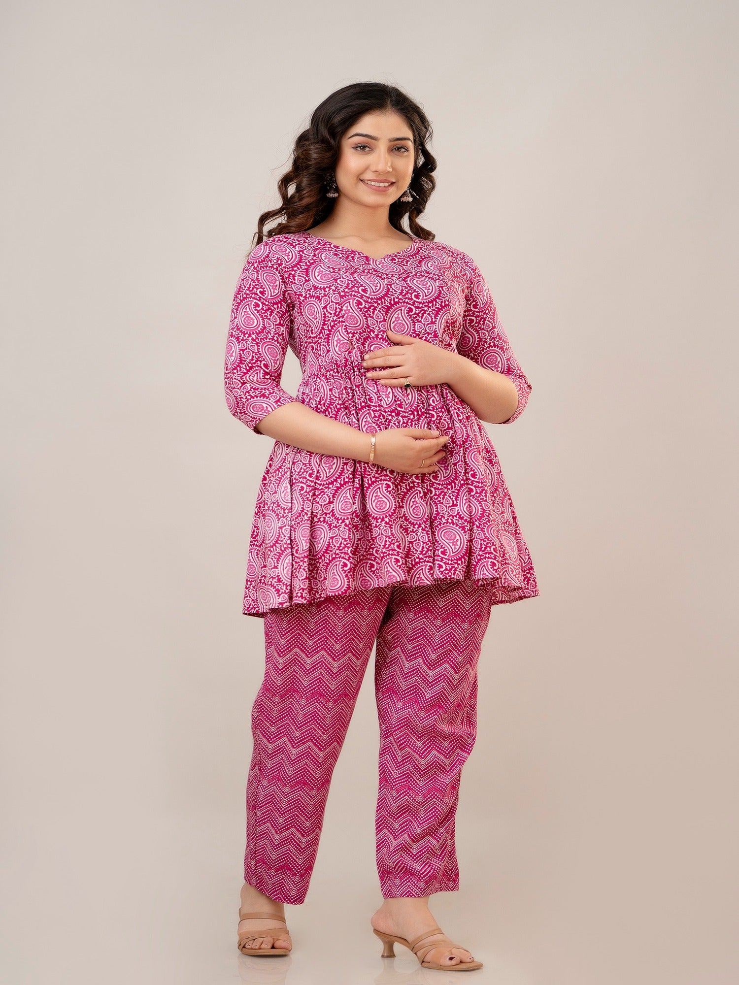 Women's Teal Paisley printed maternity top and pant set
Maternity and Feeding Kurta Under 500
Rayon Top and Pant Maternity Set
Paisley Printed Maternity Top and Pant Set
cotton Maternity kurta 